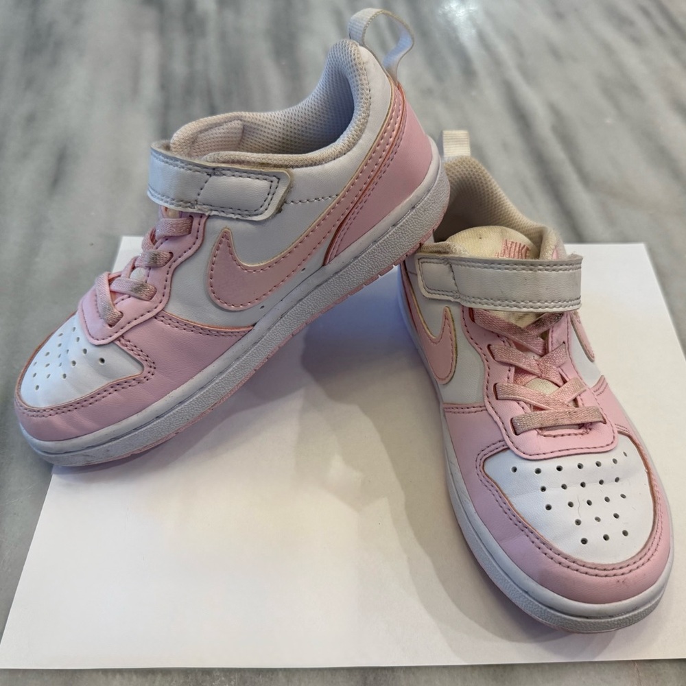 Nike Kids Sneakers in Pink and White